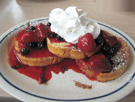  IHOP Berry Berry Brioche French Toast - Image © DelawareIndia.com