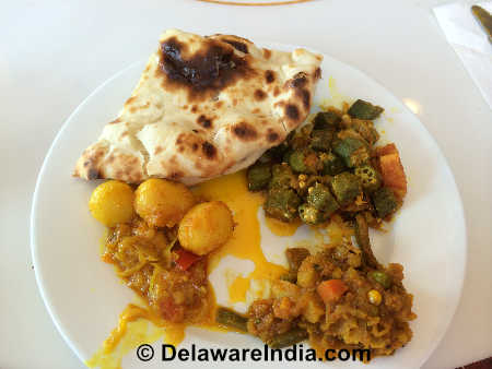 Indian Sizzler Newark Naan Bread & Veg Entrees © DelawareIndia.com